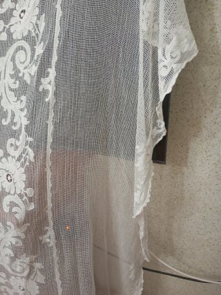 Tul antiguo bordado a mano más de 100años tiene