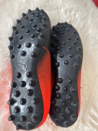 Botas de fútbol Puma multitacos Talla 36