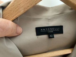 Chaqueta corta ANTONELLI beige Talla M