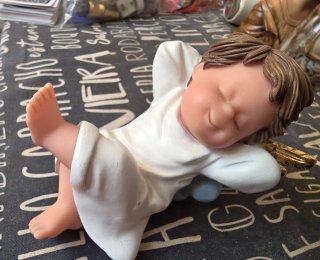 Figuras Niños Durmiendo con Mascotas