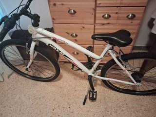 Bicicleta INDUR blanca casi sin usar