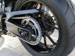 Yamaha XSR 700 Blanca y Azul