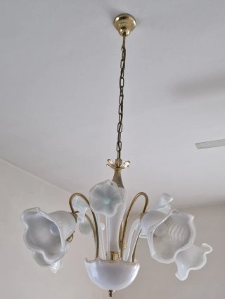 Lampadario vetro opalino e ottone anni 70