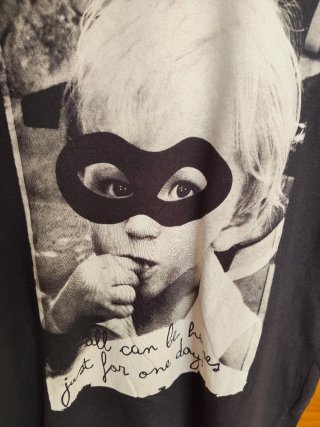 Camiseta Pull & Bear Negra Estampada