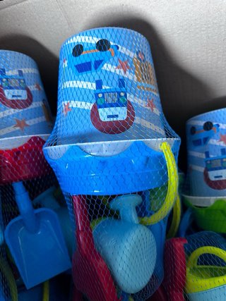 Cubo de playa infantil con dibujo 5€ unidades