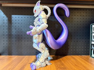 Estatua Mecha Mewtwo Nintendo
