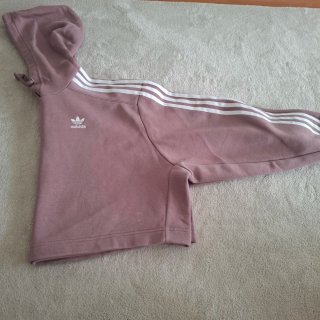 Sudadera Adidas rosa cropped