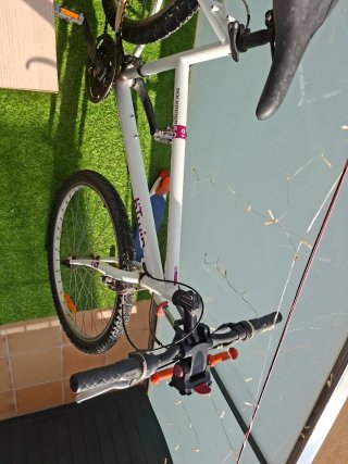 Bicicleta BTWIN Rockrider Blanca