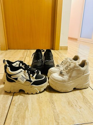 Scarpe Sportive Nere e Bianche