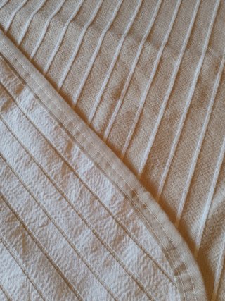 Colcha Cama 150cm + 4 Cojines Beige
