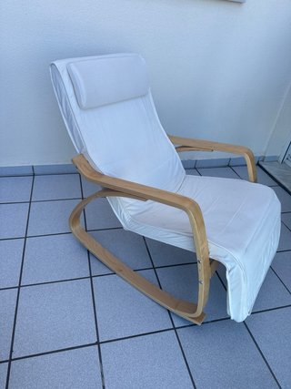 Mecedora de jardín de madera blanca