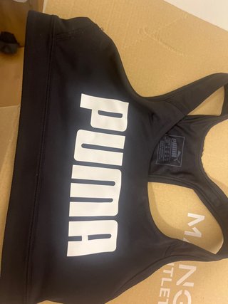 Top deportivo Puma negro