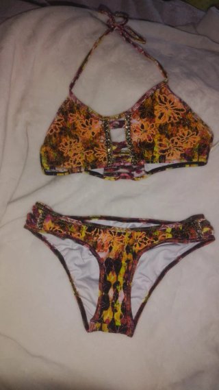 Traje de baño morado estampado