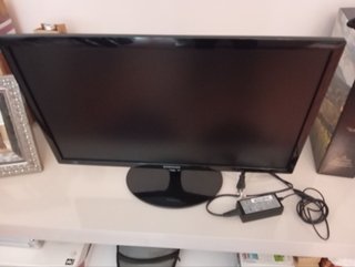 Monitor LED Samsung S24D300H Nero