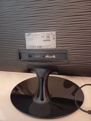 Monitor LED Samsung S24D300H Nero