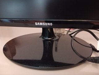 Monitor LED Samsung S24D300H Nero