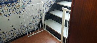 Valla de seguridad Lindam con extensiones de 14 cm