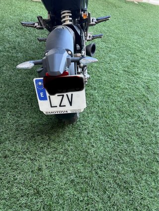 Moto zontes 125cc Negra y Azul completamente nueva