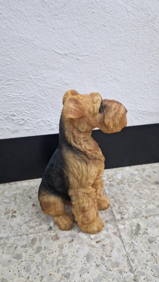 Figura perro raza Schnauzer