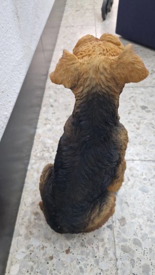 Figura perro raza Schnauzer