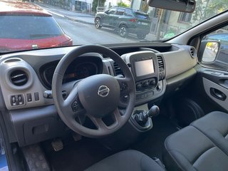 Nissan NV300 2017