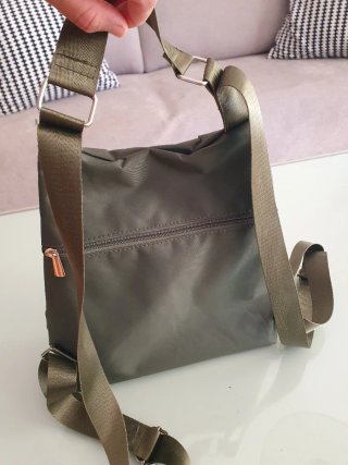 Mochila verde de nylon