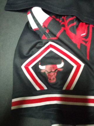 2 Conjuntos Mitchell & Ness Raptors bulls