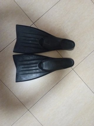 Aletas de natación negras t. 39-42