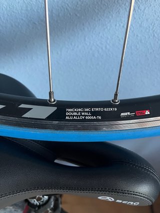 Rueda 700c para rodillo Elite + Rodillo