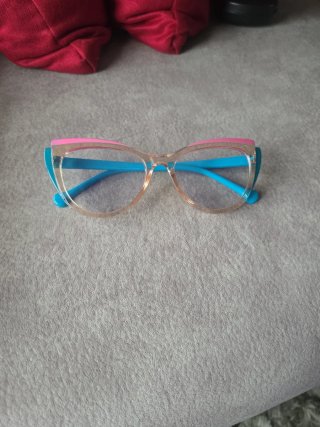 Gafas transparentes de lujo