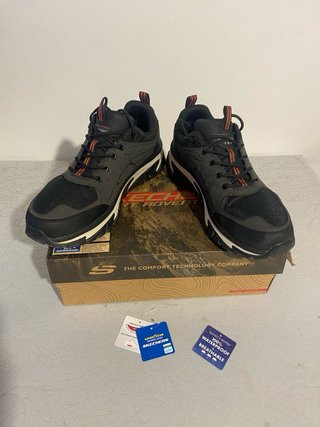 Skechers Arch Fit Road Walker Negro/Gris