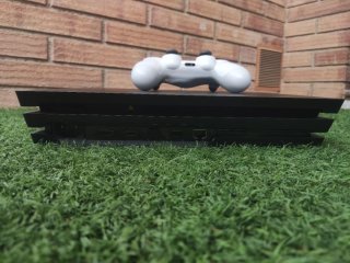 PS4 Pro 1TB + Mando