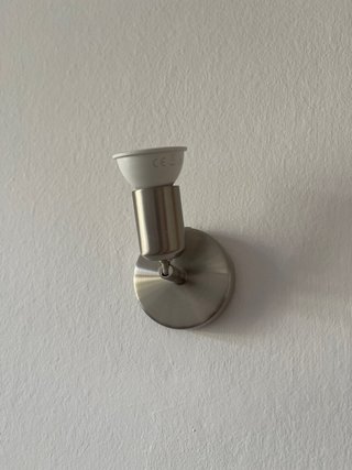 Lámpara de pared plateada