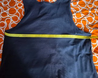 Camiseta tirantes con estampado geométrico
