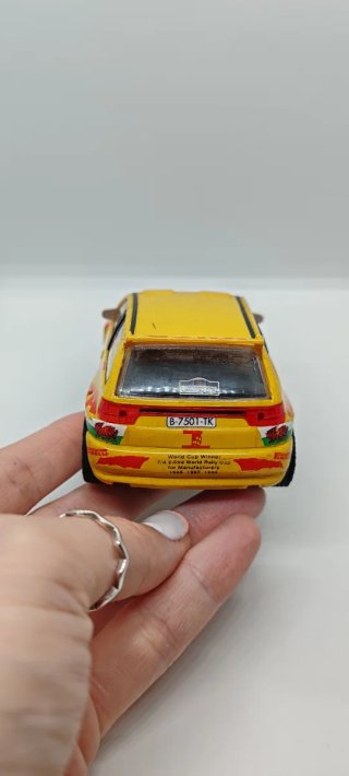 Scalextric Seat Ibiza Rally Amarillo