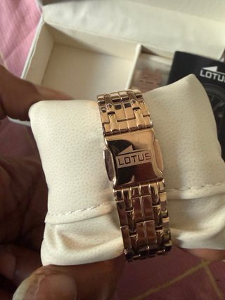 Reloj Lotus Dorado y Rosa
