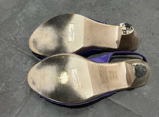 Zuecos Levi's Madera Ante Morado Talla 41