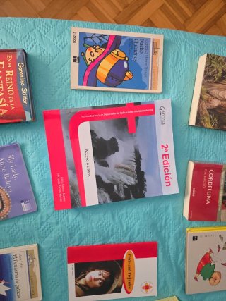 Variado de libro, en español English