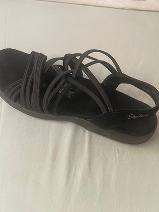Sandalias Skechers Negras