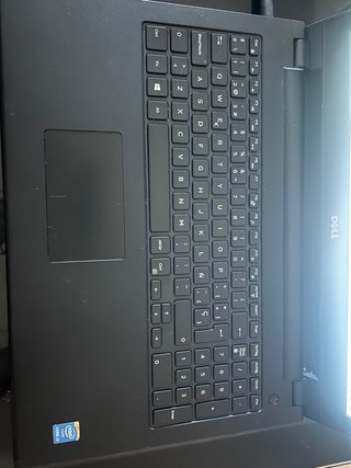 Dell Inspiron 15 + Cargador
