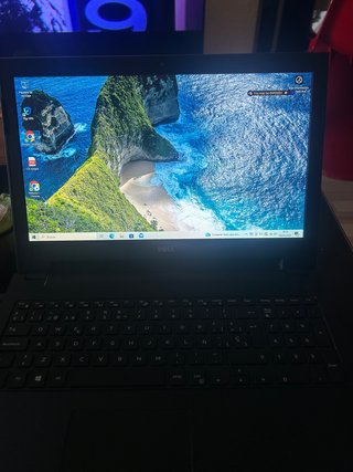 Dell Inspiron 15 + Cargador