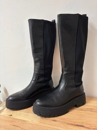 Botas altas negras Stradivarius