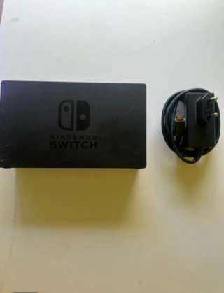 Nintendo Switch Azul/Rojo + Accesorios(LEER ABAJO)
