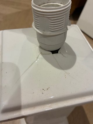 Lámpara de mesa antigua de porcelana