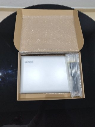 Portátil Lenovo Core i3 con 256GB SSD