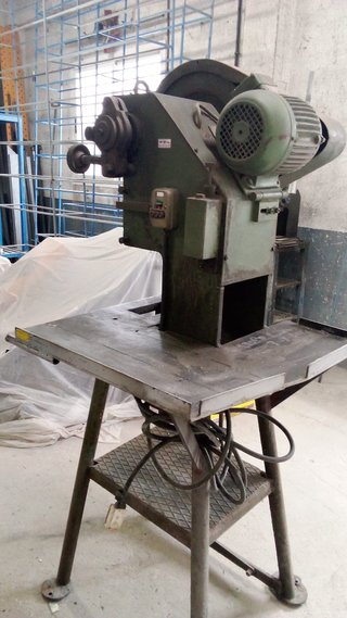 Prensa punzonadora perfiles aluminio 380 V