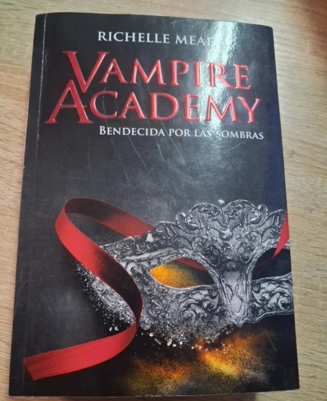 Bendecida Por Las Sombras