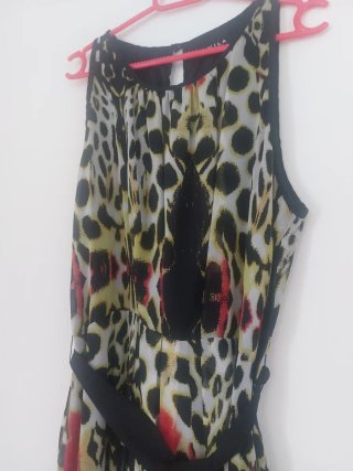 Vestido estampado con cinturón