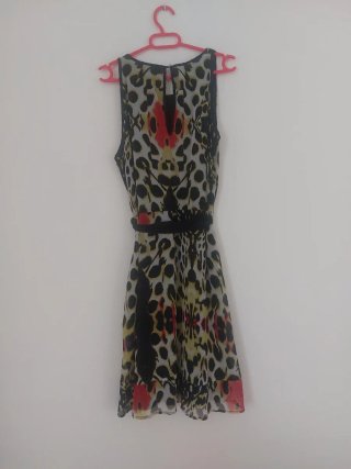 Vestido estampado con cinturón