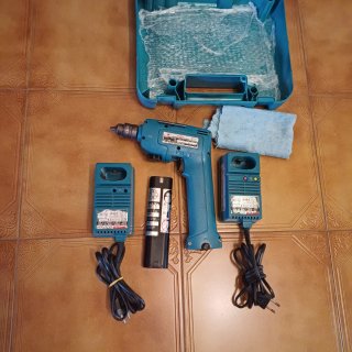 Taladro Makita 6012 HD a batería